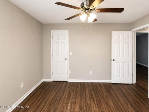 8126 Fieldside Drive, Jacksonville FL - photo 18 of 23