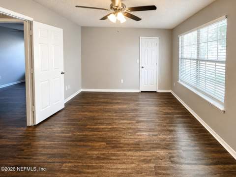 8126 Fieldside Drive, Jacksonville FL - photo 17 of 23