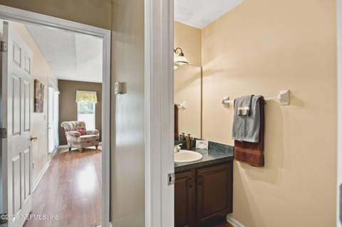10322 Hamlet Glen Drive, Jacksonville FL - photo 18 of 41