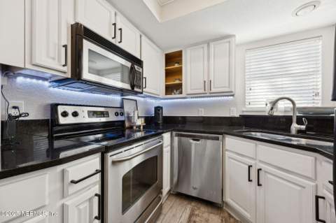 831 Shoreline Circle, Ponte Vedra Beach FL - photo 9 of 52