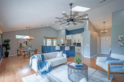 8345 Rockridge Drive, Jacksonville FL - photo 8 of 53