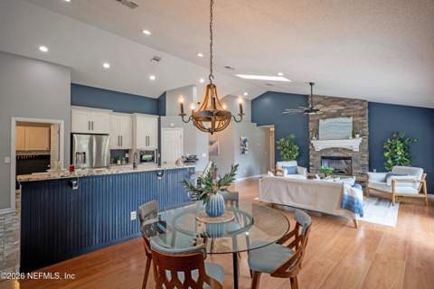 8345 Rockridge Drive, Jacksonville FL - photo 10 of 53