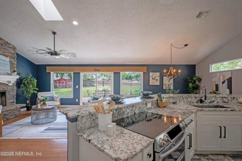 8345 Rockridge Drive, Jacksonville FL - photo 13 of 53