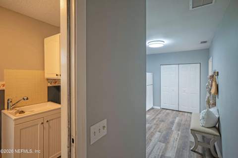 8345 Rockridge Drive, Jacksonville FL - photo 17 of 53