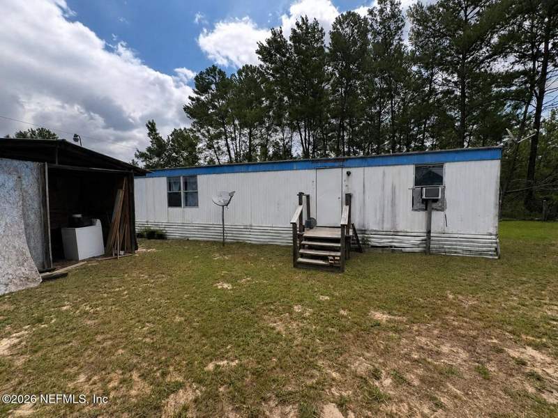 2 bedroom Manufactured Home at 111 Ontario Street, Interlachen Lakes Estates, Interlachen — photo 2