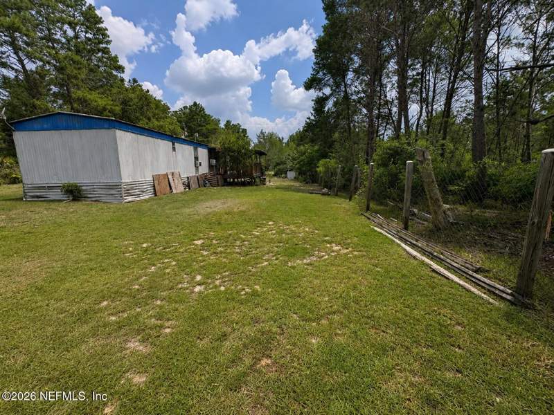 2 bedroom Manufactured Home at 111 Ontario Street, Interlachen Lakes Estates, Interlachen — photo 3