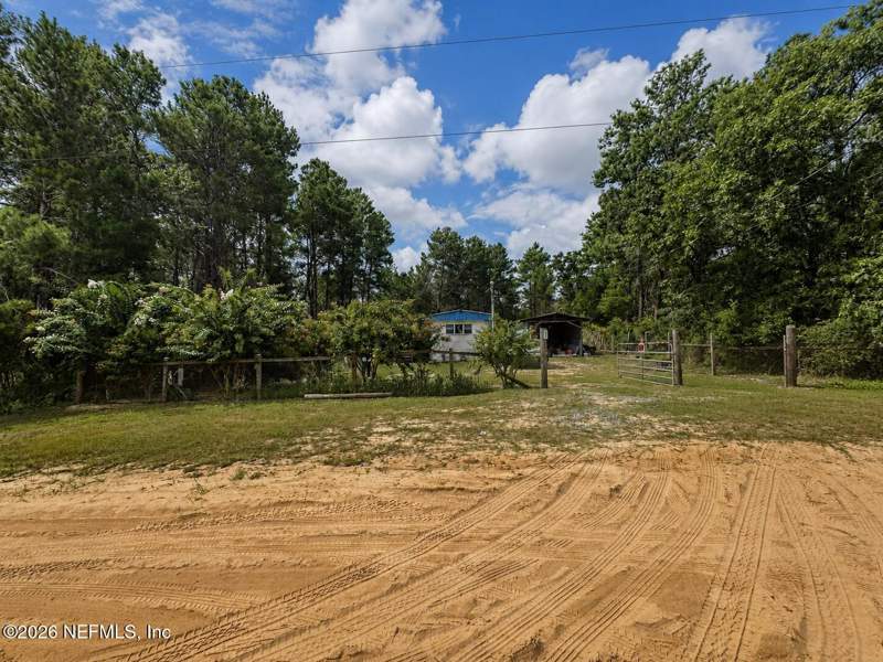 2 bedroom Manufactured Home at 111 Ontario Street, Interlachen Lakes Estates, Interlachen — photo 4
