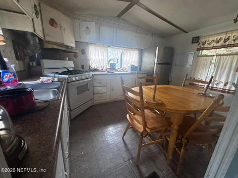 111 Ontario Street, Interlachen FL - photo 12 of 24
