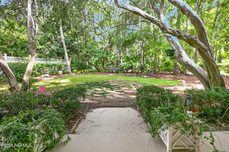 4 bedroom Single Family Residence at 7891 Timberlin Park Boulevard, Timberlin Parc, Jacksonville — photo 2