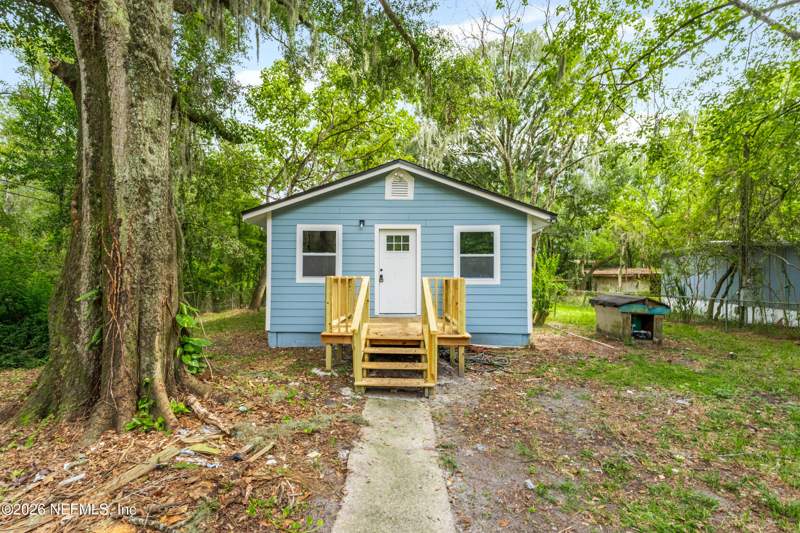 3 bedroom Single Family Residence at 6704 Jolene Drive, Section Land, Jacksonville — photo 2