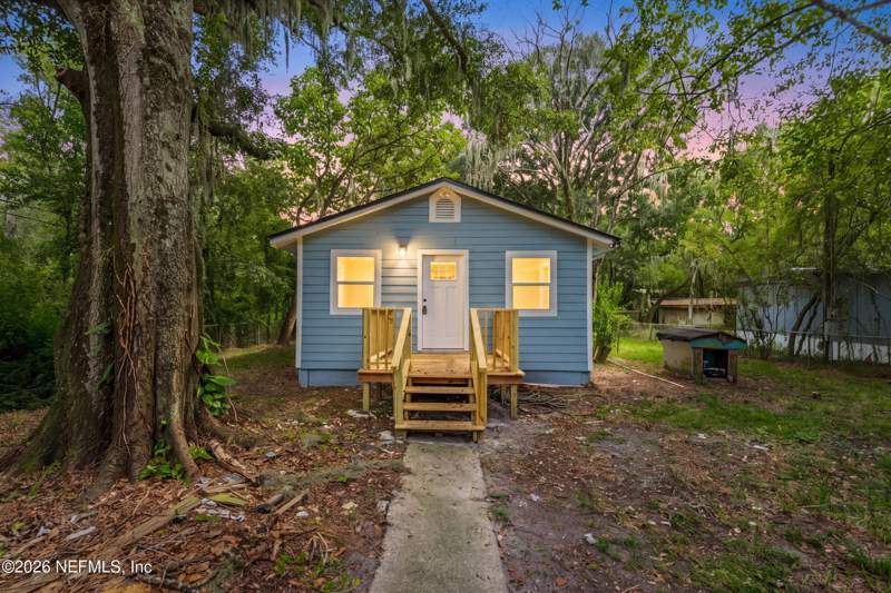 3 bedroom Single Family Residence at 6704 Jolene Drive, Section Land, Jacksonville — photo 3