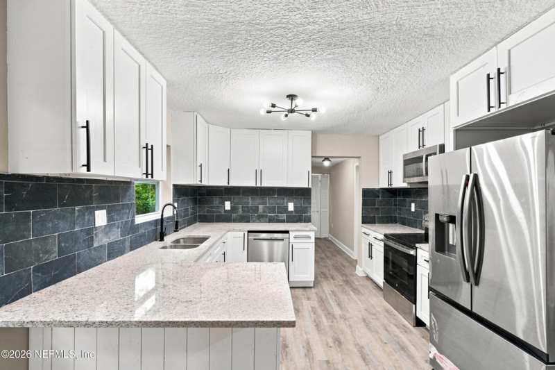 3 bedroom Single Family Residence at 6704 Jolene Drive, Section Land, Jacksonville — photo 1