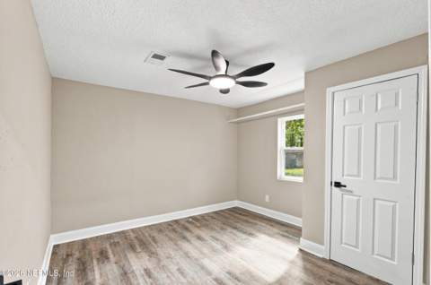 6704 Jolene Drive, Jacksonville FL - photo 23 of 32