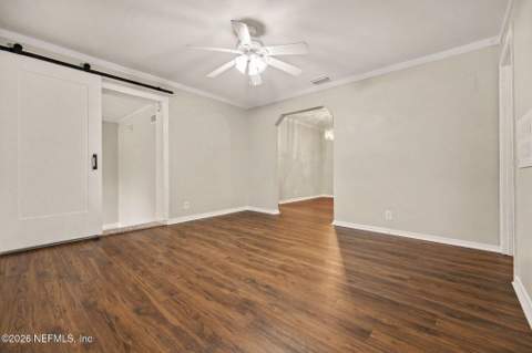 7257 Elvia Drive, Jacksonville FL - photo 7 of 32