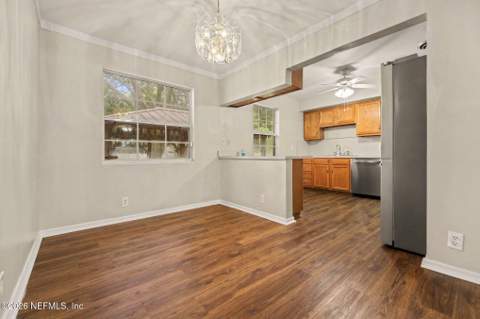 7257 Elvia Drive, Jacksonville FL - photo 10 of 32