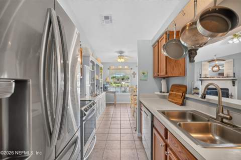 4556 Shaky Leaf Lane, Jacksonville FL - photo 21 of 45