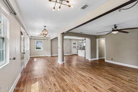 1075 Nelson Street, Jacksonville FL - photo 9 of 45
