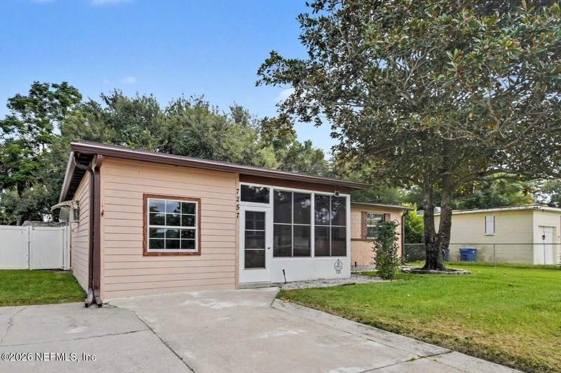3 bedroom Single Family Residence at 7257 Elvia Drive, Arlingwood, Jacksonville — photo 2