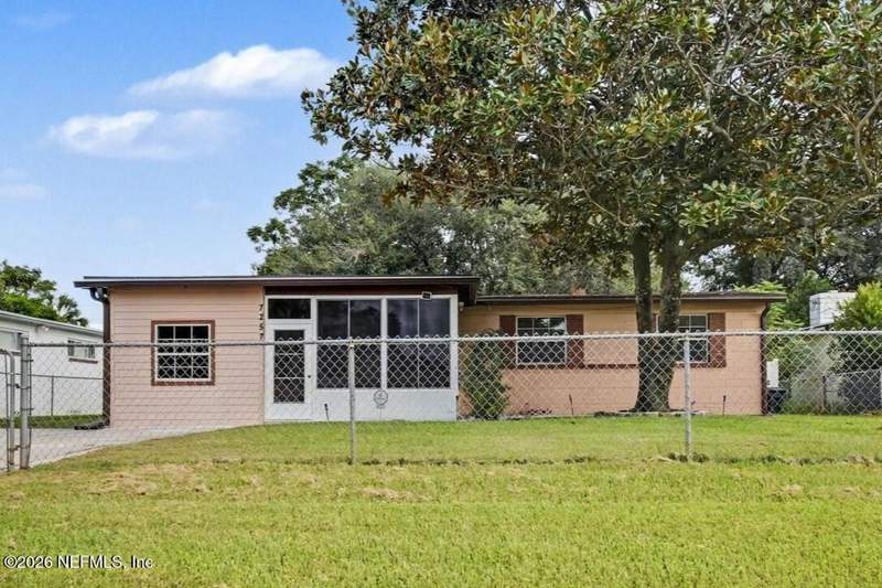 3 bedroom Single Family Residence at 7257 Elvia Drive, Arlingwood, Jacksonville — photo 3