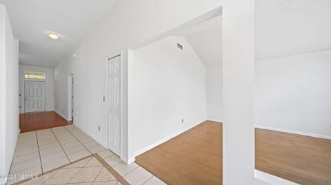 8115 Winding Vine Court, Jacksonville FL - photo 7 of 68
