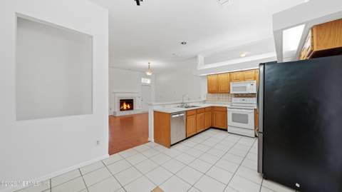 8115 Winding Vine Court, Jacksonville FL - photo 17 of 68