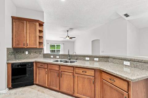 2142 Forest Gate Drive, Jacksonville FL - photo 12 of 35