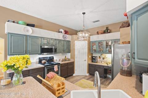 10322 Hamlet Glen Drive, Jacksonville FL - photo 16 of 41
