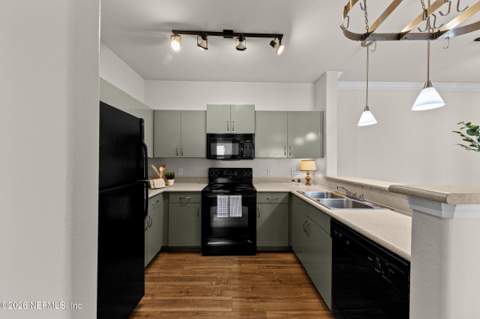 8290 Gate Parkway #1014, Jacksonville FL - photo 12 of 47