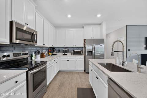 7624 Catnip Lane, Jacksonville FL - photo 17 of 57
