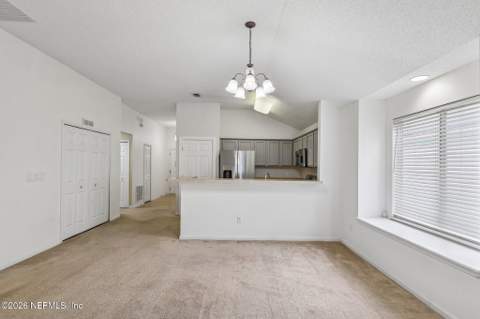 4321 Campus Hills Circle, Jacksonville FL - photo 8 of 34