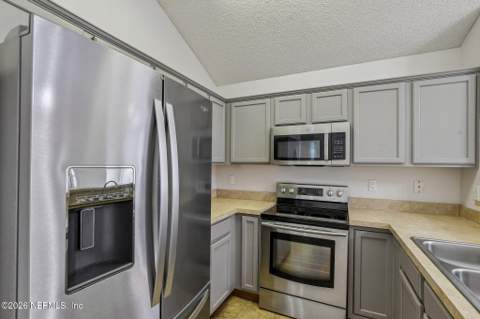 4321 Campus Hills Circle, Jacksonville FL - photo 6 of 34