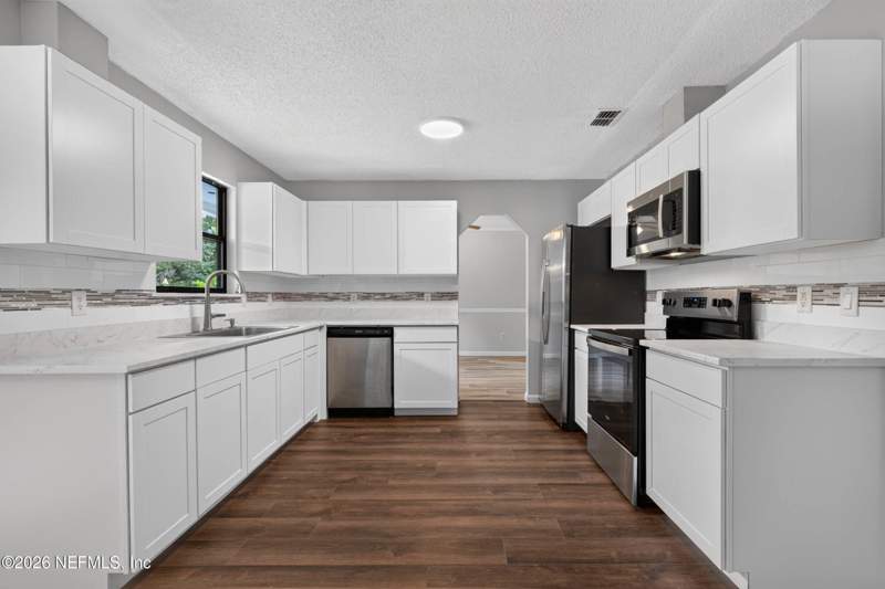 3 bedroom Single Family Residence at 11561 St Josephs Road, Section Land, Jacksonville — photo 2