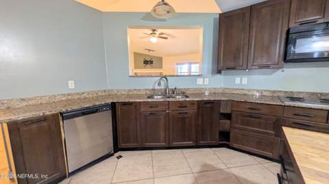 5568 County Road 352, Keystone Heights FL - photo 8 of 38