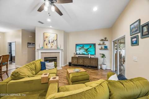 3299 Warnell Drive, Jacksonville FL - photo 11 of 49