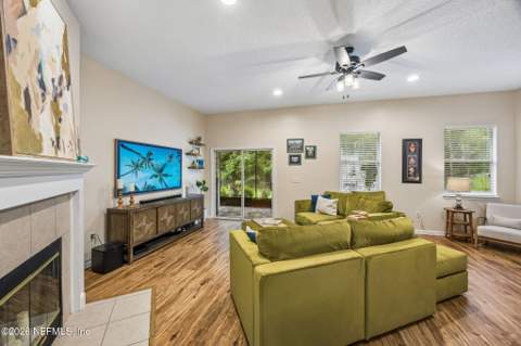 3299 Warnell Drive, Jacksonville FL - photo 16 of 49