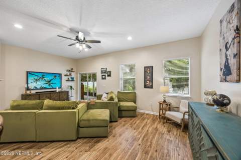3299 Warnell Drive, Jacksonville FL - photo 20 of 49