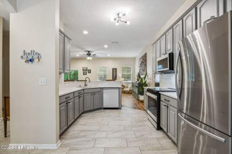 3299 Warnell Drive, Jacksonville FL - photo 9 of 49