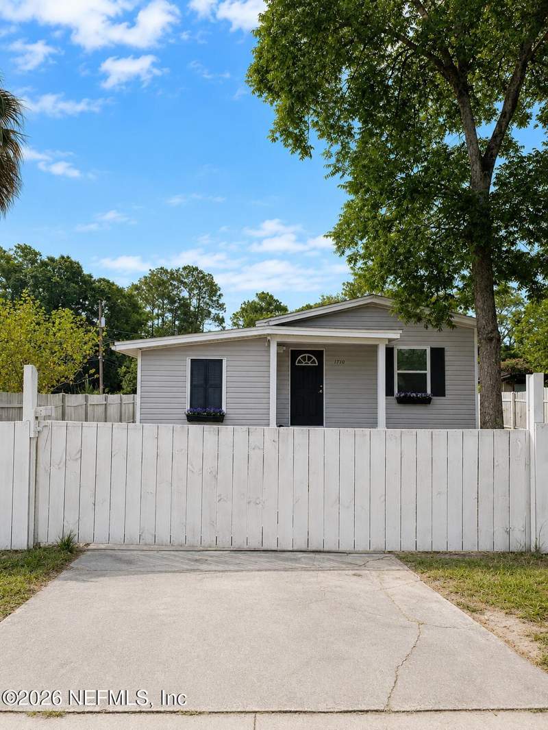 4 bedroom Single Family Residence at 1710 Rowe Avenue, Pickett Sibbald Gra, Jacksonville — photo 2