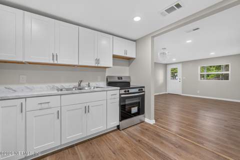 8876 Old Plank Road, Jacksonville FL - photo 13 of 36