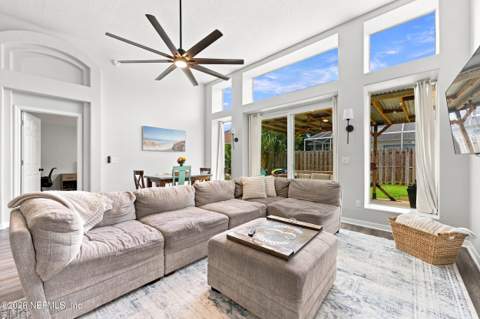 13055 Brians Creek Drive, Jacksonville FL - photo 11 of 29