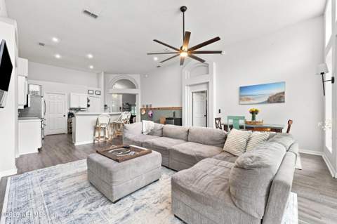 13055 Brians Creek Drive, Jacksonville FL - photo 13 of 29