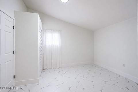 8308 Hare Avenue, Jacksonville FL - photo 12 of 22