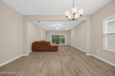 911 Colon Lane, Jacksonville FL - photo 8 of 31
