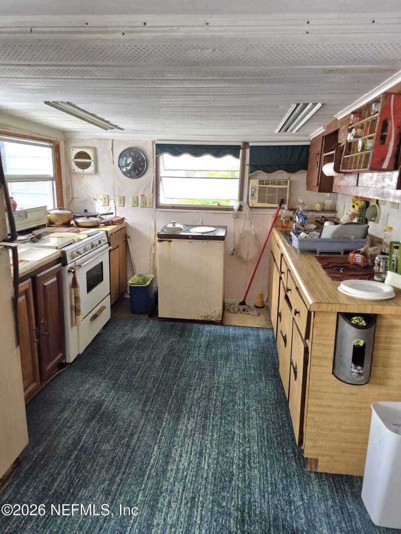 3 bedroom Mobile Home at 309 Bass Trail, Metes & Bounds, Crescent City — photo 3