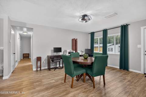 9506 Harriet Avenue, Jacksonville FL - photo 10 of 31