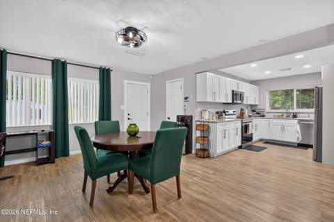 9506 Harriet Avenue, Jacksonville FL - photo 11 of 31