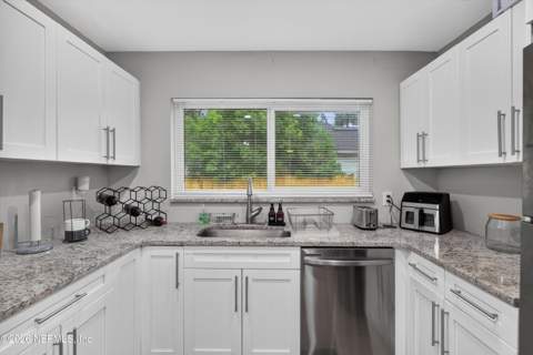 9506 Harriet Avenue, Jacksonville FL - photo 17 of 31