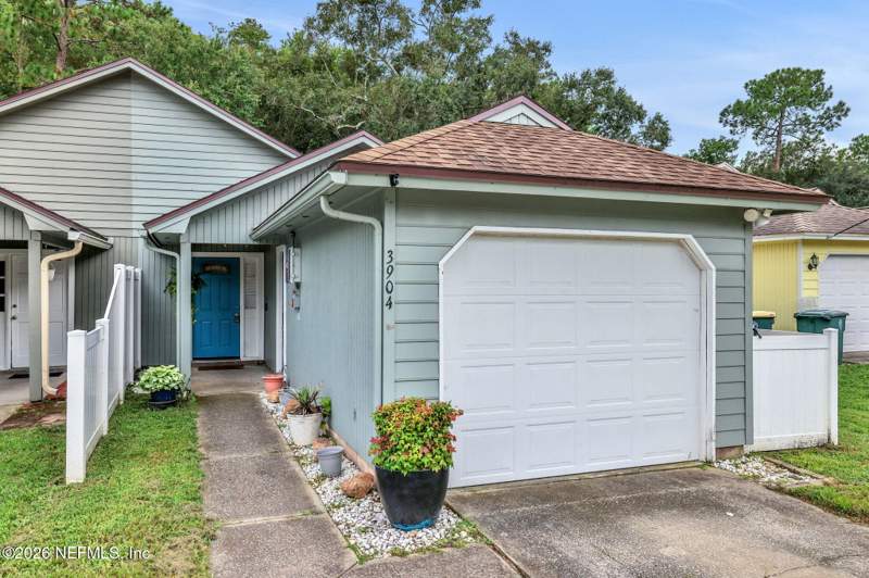 2 bedroom Townhouse at 3904 Windridge Court, Windridge, Jacksonville — photo 2