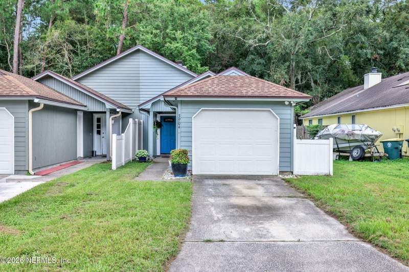 2 bedroom Townhouse at 3904 Windridge Court, Windridge, Jacksonville — photo 3