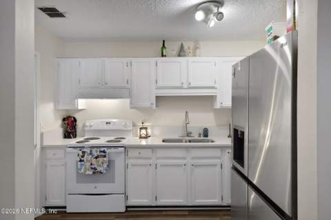 3904 Windridge Court, Jacksonville FL - photo 6 of 33